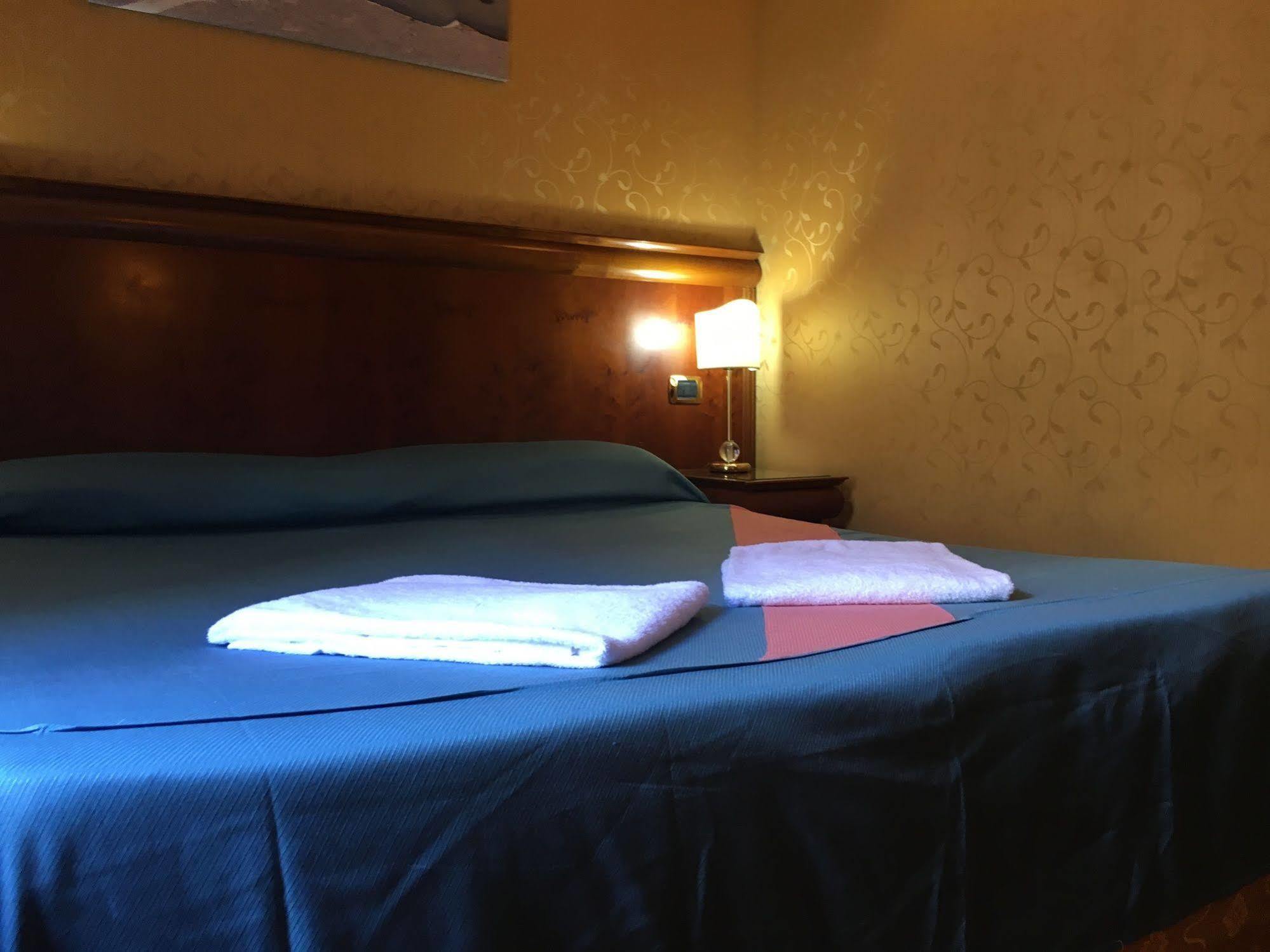 Hotel Divine روما المظهر الخارجي الصورة