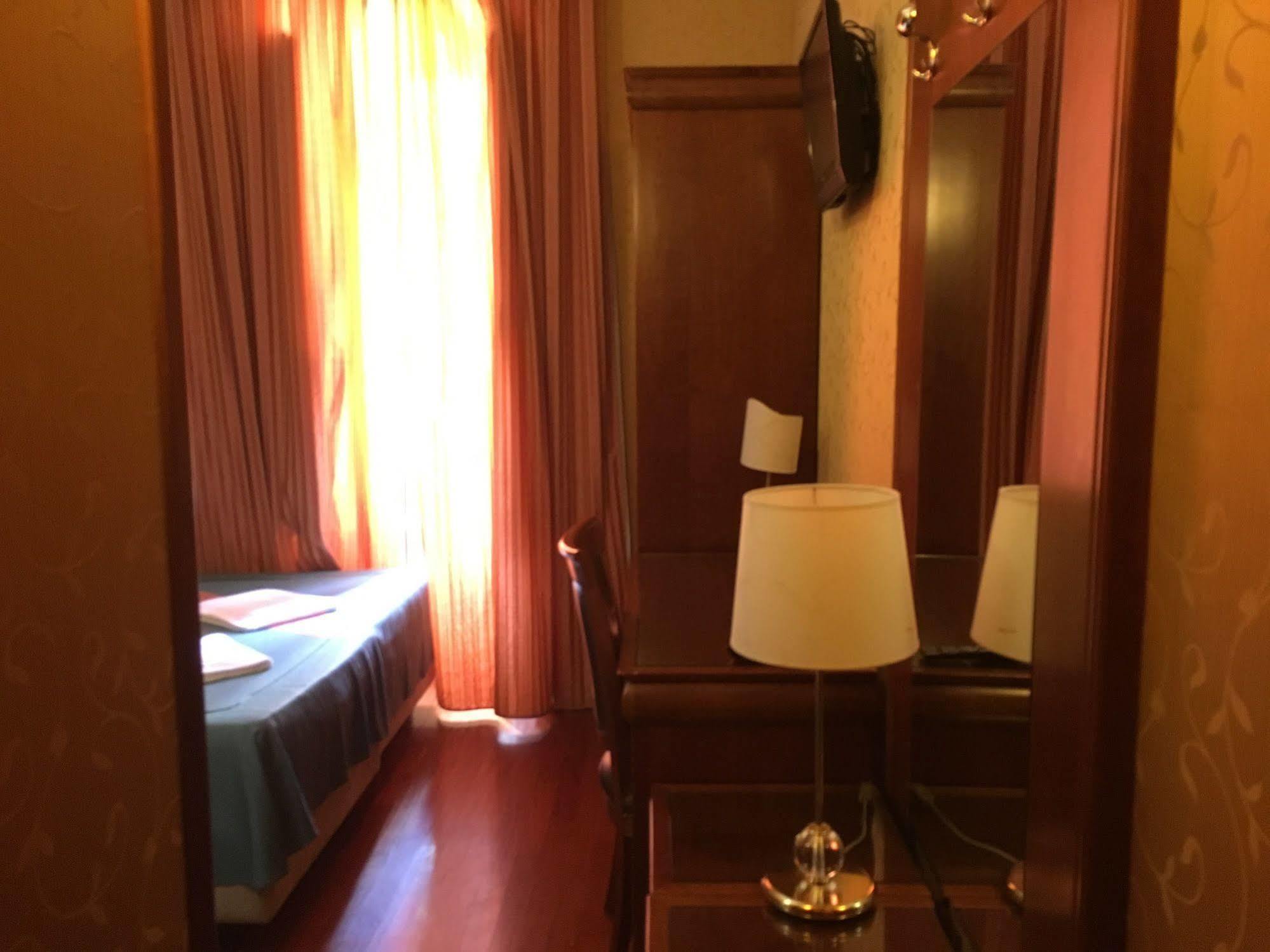 Hotel Divine روما المظهر الخارجي الصورة