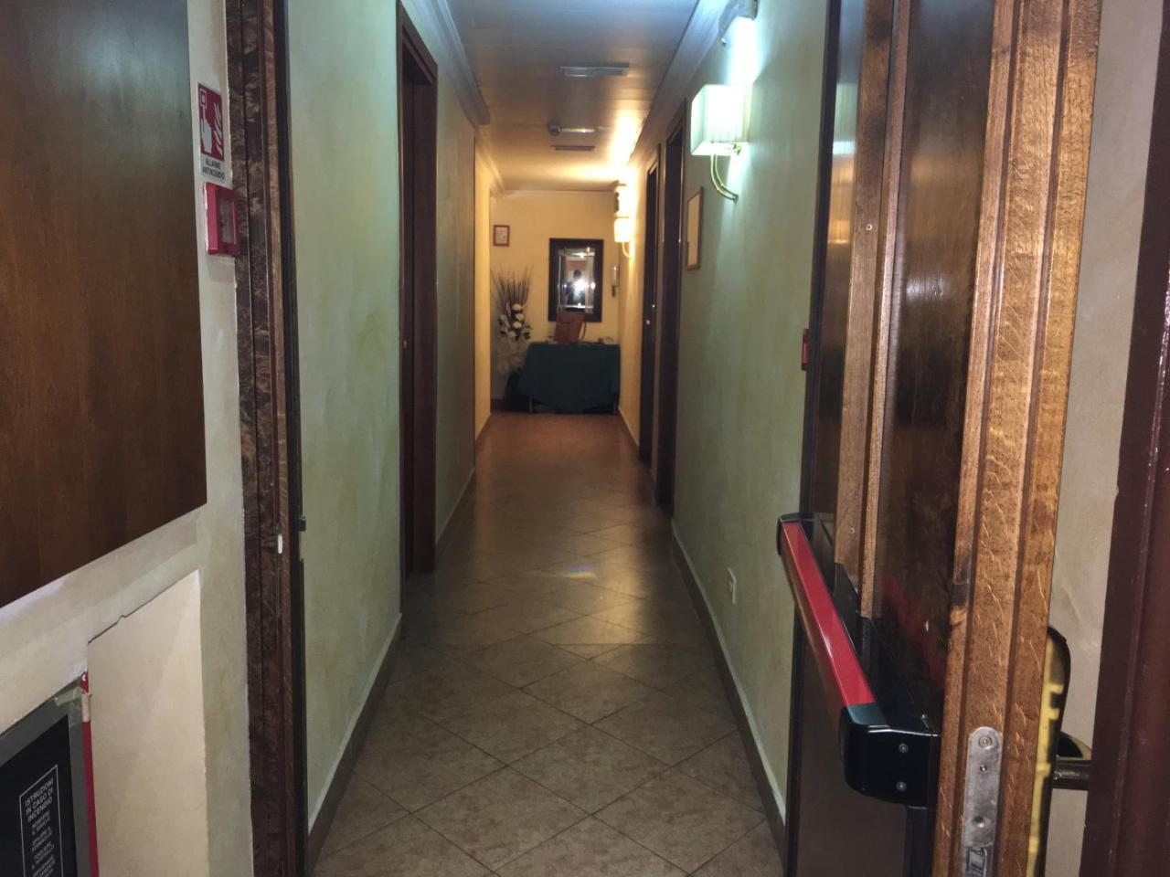 Hotel Divine روما المظهر الخارجي الصورة